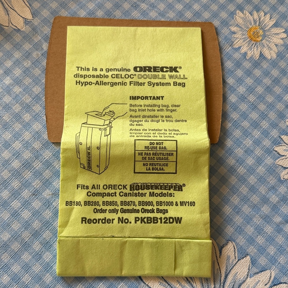 EUC~Oreck Black Handheld Vacuum W/Attachments/Filter Bag & Instruction Manual - Picture 13 of 14